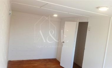 Casa en Arriendo en Avenida Los Silos con Estero Seco