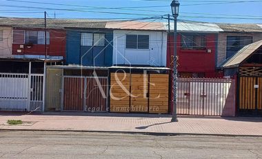 Casa en Arriendo en Avenida Los Silos con Estero Seco