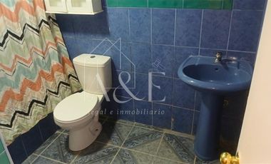 Casa en Arriendo en Avenida Los Silos con Estero Seco