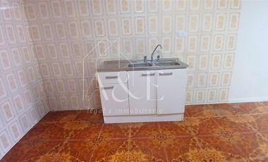 Casa en Arriendo en Avenida Los Silos con Estero Seco