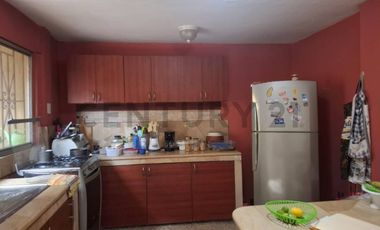 Se vende casa en Sauces 7, cerca a la Academia Naval, KariG