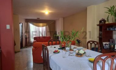 Se vende casa en Sauces 7, cerca a la Academia Naval, KariG
