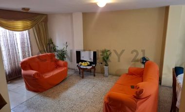 Se vende casa en Sauces 7, cerca a la Academia Naval, KariG