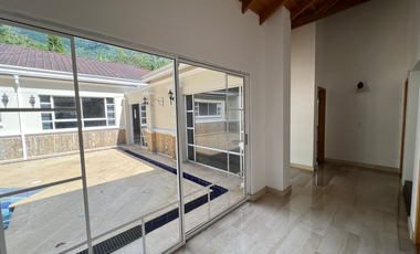 Casa en Arriendo Ubicado en Envigado Codigo 154
