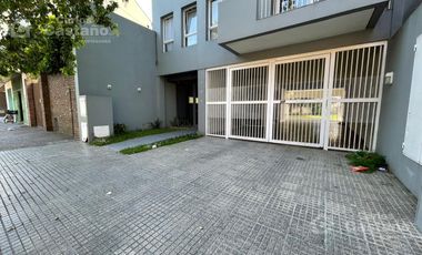 Exc. Depto. 2 Amb. Luminoso con Cochera, a 3/c de Av. Maipú