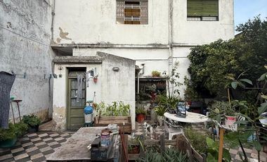 Casa en Avellaneda 2 departamento en block