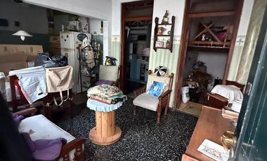 Casa en Avellaneda 2 departamento en block