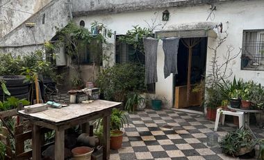 Casa en Avellaneda 2 departamento en block