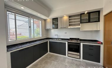 Alquiler de PH 3 ambientes con terraza y parrilla en Wilde