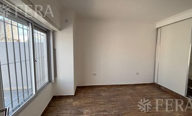 Alquiler de PH 3 ambientes con terraza y parrilla en Wilde