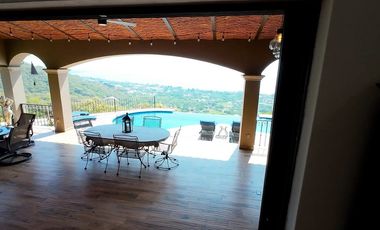 Casa de lujo en venta Chapala vista panorámica; San Juan Cosalá