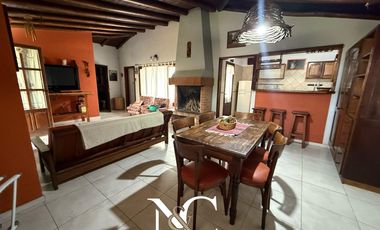 Casa en venta en Costa del Este 4 amb. mas departamento de 2 amb