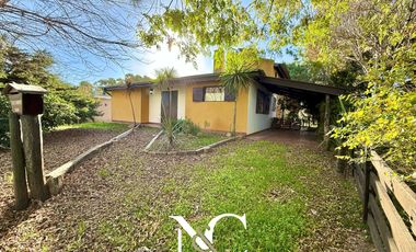 Casa en venta en Costa del Este 4 amb. mas departamento de 2 amb