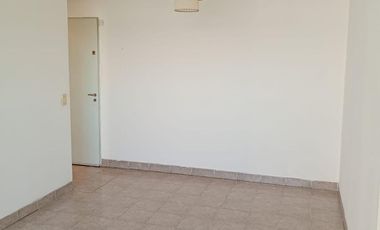 Departamento de tres ambientes en alquiler en las Torres Pueyrredón