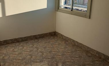 Departamento de tres ambientes en alquiler en las Torres Pueyrredón