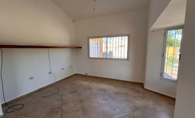 ALQUILER SALSIPUEDES CASA 4 DORMITORIOS - PATIO, QUINCHO Y PILETA