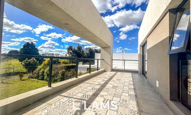 Casa 4 amb con piscina en alquiler temporal. Temporada 2024-25. Barrio Privado Arenas del Sur