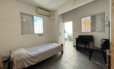 Casa en planta alta en venta con terraza exclusiva en zona historica del Centro - Laprida 1257