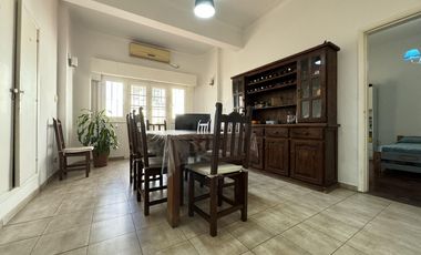 Casa en planta alta en venta con terraza exclusiva en zona historica del Centro - Laprida 1257