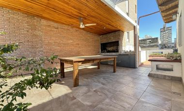 Casa en planta alta en venta con terraza exclusiva en zona historica del Centro - Laprida 1257