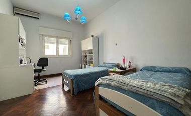 Casa en planta alta en venta con terraza exclusiva en zona historica del Centro - Laprida 1257