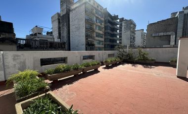 Casa en planta alta en venta con terraza exclusiva en zona historica del Centro - Laprida 1257