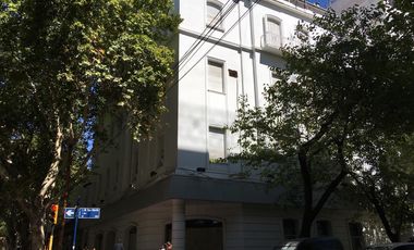 Edificio Comercial en Mendoza Capital de 5 plantas, terraza y subsuelo