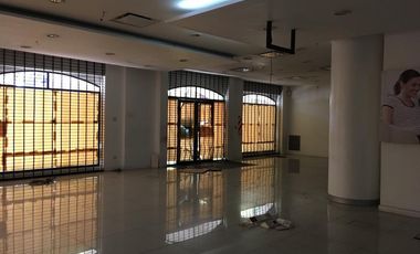 Edificio Comercial en Mendoza Capital de 5 plantas, terraza y subsuelo