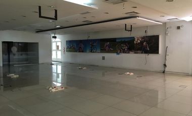 Edificio Comercial en Mendoza Capital de 5 plantas, terraza y subsuelo