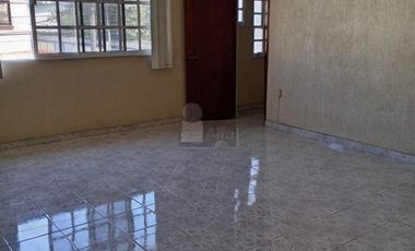 Casa en renta con excelente ubicación, ideal para negocio