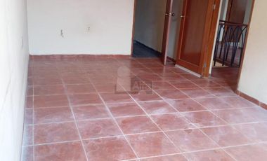 Casa en renta con excelente ubicación, ideal para negocio