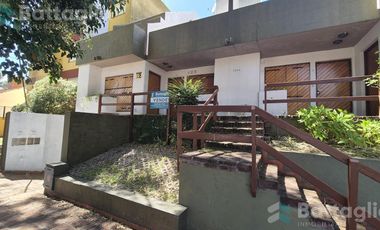 OPORTUNIDAD! triplex cerca del mar con cochera y parrilla