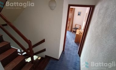 OPORTUNIDAD! triplex cerca del mar con cochera y parrilla