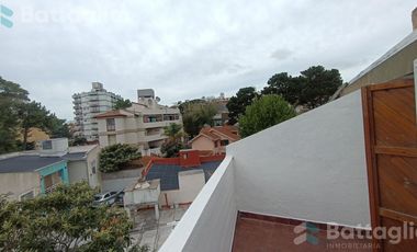 OPORTUNIDAD! triplex cerca del mar con cochera y parrilla