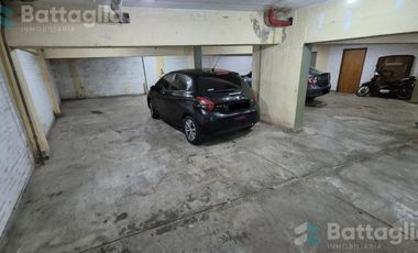 OPORTUNIDAD! triplex cerca del mar con cochera y parrilla