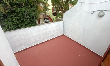 OPORTUNIDAD! triplex cerca del mar con cochera y parrilla