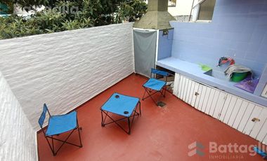 OPORTUNIDAD! triplex cerca del mar con cochera y parrilla