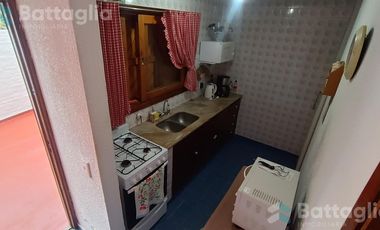 OPORTUNIDAD! triplex cerca del mar con cochera y parrilla