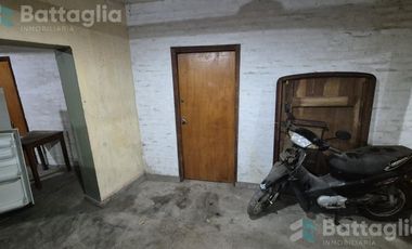 OPORTUNIDAD! triplex cerca del mar con cochera y parrilla