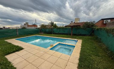 VENTA - Casa 2 dormitorios en Punta Chacra, Roldan