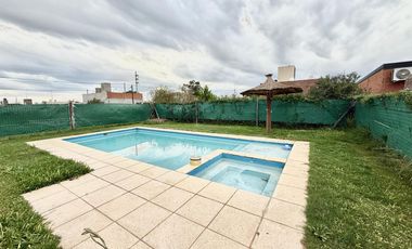 VENTA - Casa 2 dormitorios en Punta Chacra, Roldan
