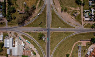 Venta de Casa 2 dormitorios con pileta quincho y jardin apta credito roldan