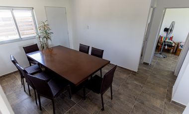 Venta de Casa 2 dormitorios con pileta quincho y jardin apta credito roldan