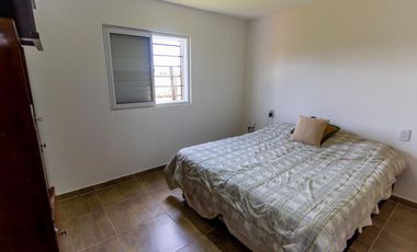 Venta de Casa 2 dormitorios con pileta quincho y jardin apta credito roldan