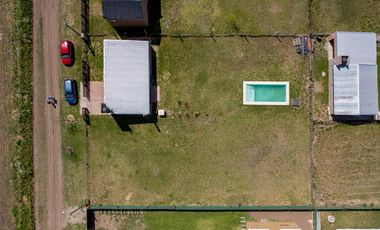 Venta de Casa 2 dormitorios con pileta quincho y jardin apta credito roldan