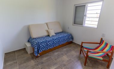Venta de Casa 2 dormitorios con pileta quincho y jardin apta credito roldan