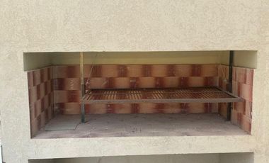 Venta - Casa 4 ambientes con jardín y pileta - Lagos de Canning