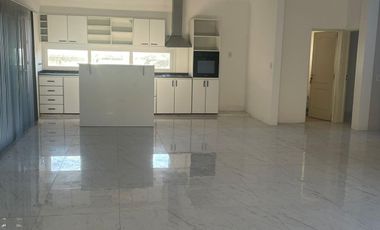 Venta - Casa 4 ambientes con jardín y pileta - Lagos de Canning
