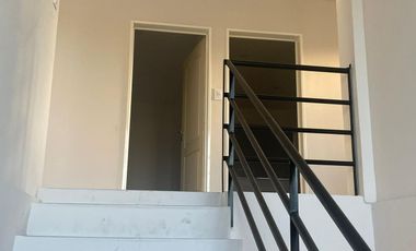 Venta - Casa 4 ambientes con jardín y pileta - Lagos de Canning