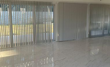 Venta - Casa 4 ambientes con jardín y pileta - Lagos de Canning